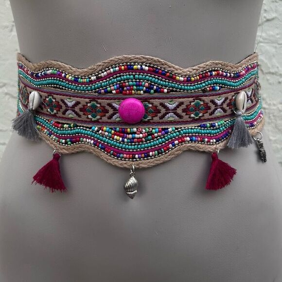 NWOT Boho Ethnic Fashion Stretch Belt 25" Multicolor Beaded W/ Shell & Tassels - Picture 1 of 10